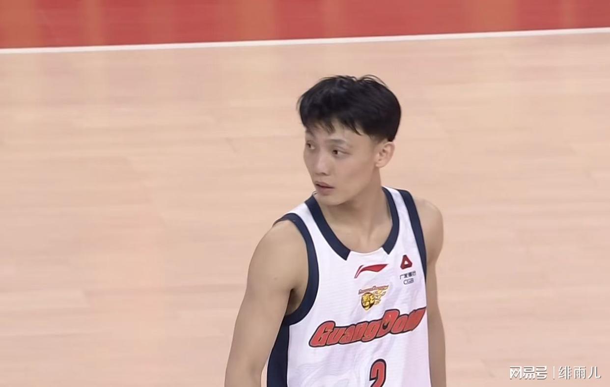 KAIYUN SPORTS平台-终于来了！广东队迎来“新锋线王炸”，朱芳雨拒绝更换外援？